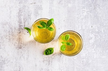 7 домашних настоек на травах и зелени