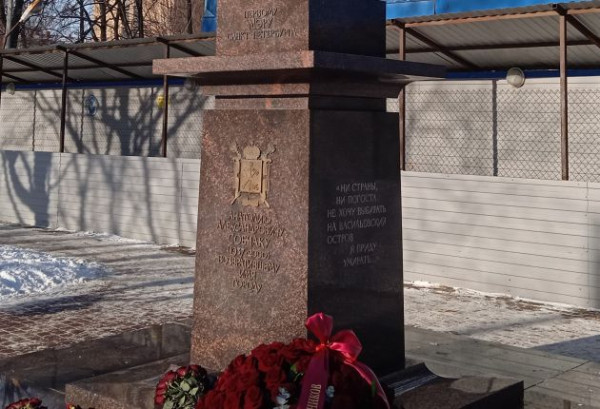 Миф решает. Как Собчак вернул Петербург
