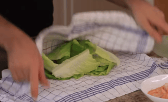Салат Цезарь с курицей классический