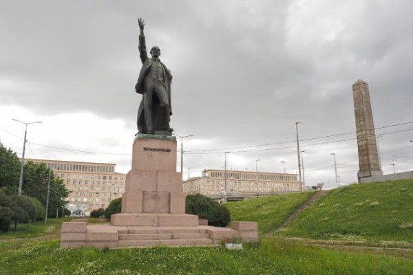 Хайп министра болтовни. Чьим именем назвали все подряд, потому что вовремя убили