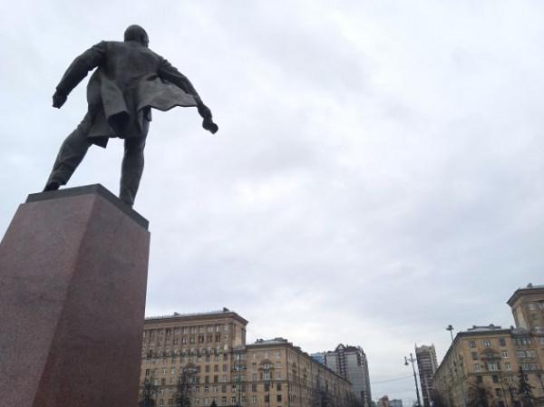 Необычайные похождения самого высокого петербургского Вождя &nbsp;