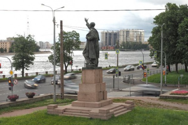 Хайп министра болтовни. Чьим именем назвали все подряд, потому что вовремя убили