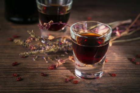 7 домашних настоек на травах и зелени
