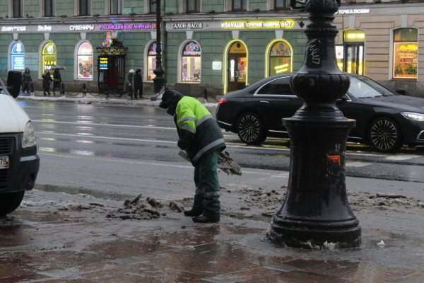 Гололед на дорогах Петербурга и Ленобласти увеличил риск аварий зимой