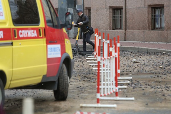 На Васильевском острове произошел прорыв трубы с холодной водой На Васильевском острове произошел прорыв трубы с холодной водой