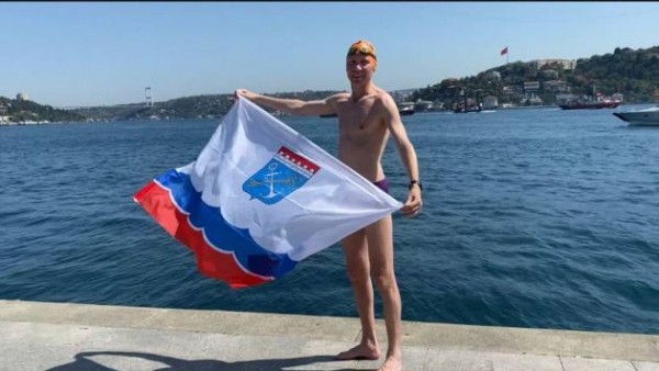 Наши люди через Босфор без флага Ленинградской области не гребут