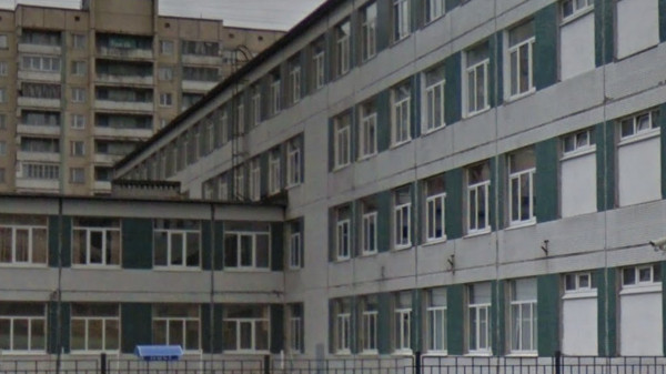Охраннице школы на Белорусской избрали меру пресечения после нападения школьника на учителя Охраннице школы на Белорусской избрали меру пресечения после нападения школьника на учителя