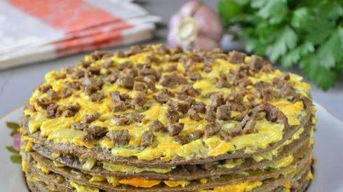 Печеночный торт из свиной печени классический