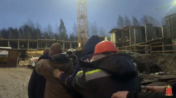 Масштабная проверка мигрантов и транспорта в логистическом центре Петербурга