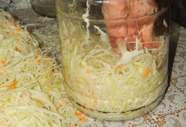Сочная и хрустящая квашеная капуста &mdash; очень простой способ