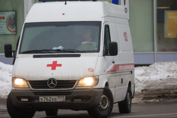 Под Кировском SsangYong насмерть сбил мужчину на тротуаре