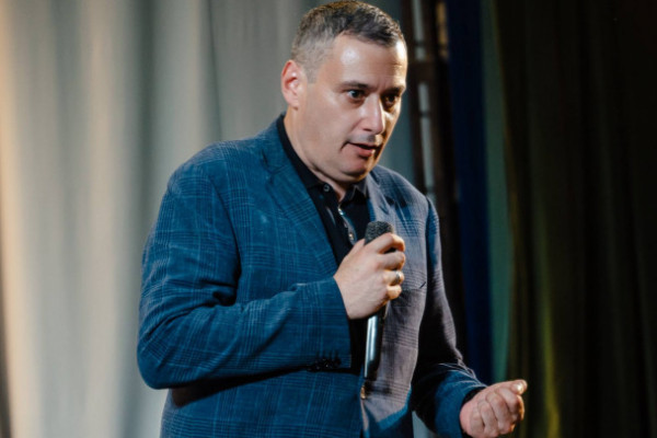 Хинштейн после ДТП: Ситуация чуть хуже, чем предполагалось — перелом бедра Хинштейн после ДТП: Ситуация чуть хуже, чем предполагалось — перелом бедра