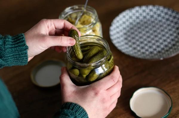 Заготовки на даче. Как сделать маринованные огурцы хрустящими
Заготовки на даче. Как сделать маринованные огурцы хрустящими