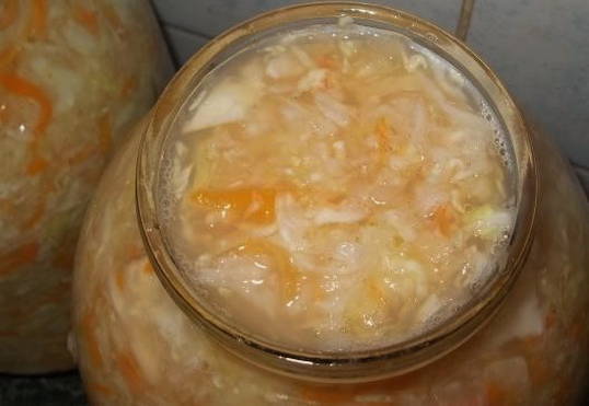 Сочная и хрустящая квашеная капуста &mdash; очень простой способ