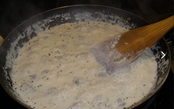 Паста карбонара с беконом и сливками классическая