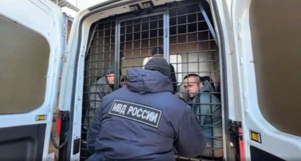 До миллиона в сутки. Сколько &laquo;Перекрестку&raquo; стоит принять всю полицейскую рать