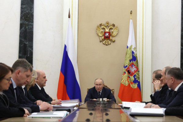 Путин: В России инфляция ускорилась, но к концу года должна упасть Путин: В России инфляция ускорилась, но к концу года должна упасть