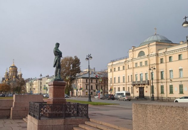 Блеск и эротика визитной карточки Петербурга. Зачем начищать фаллический символ адмирала Блеск и эротика визитной карточки Петербурга. Зачем начищать фаллический символ адмирала
