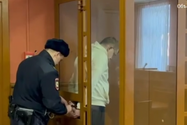 100 тысяч в &laquo;Ниссане&raquo;. Подполковник полиции в Петербурге арестован за взятку в машине