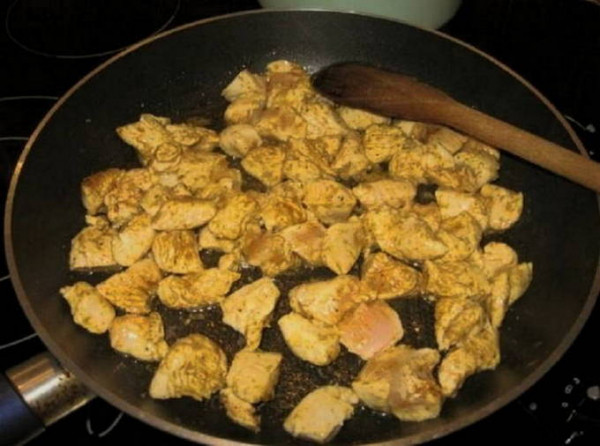 Филе куриной грудки на сковороде Филе куриной грудки на сковороде