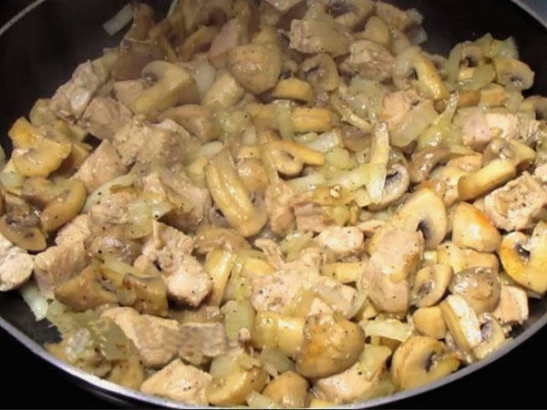 Филе куриной грудки на сковороде Филе куриной грудки на сковороде