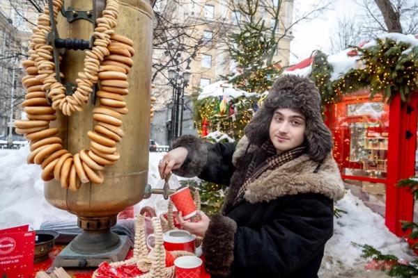 
        Брют или сотерн. Как подобрать бутылку хорошего вина к блинам на Масленицу    