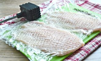 Филе куриной грудки на сковороде Филе куриной грудки на сковороде