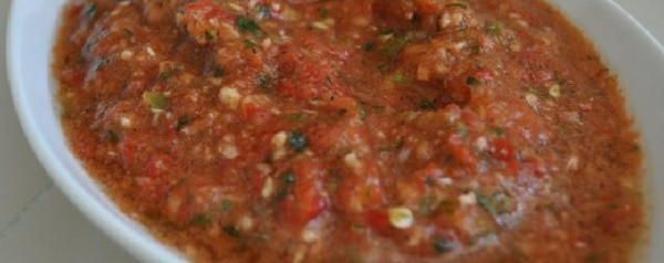 Аджика из помидоров и чеснока классическая