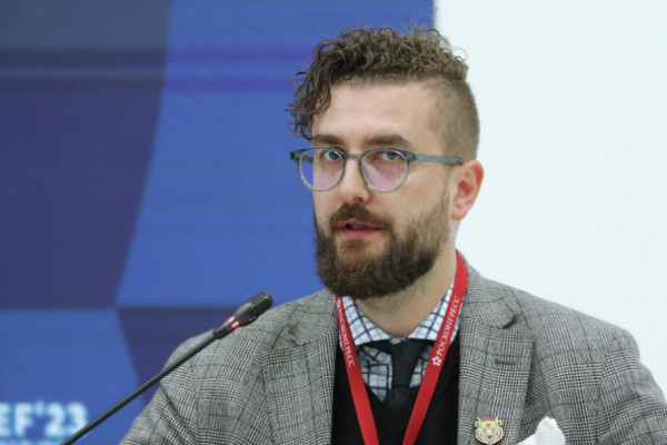 Стало известно, какие компании подвели главного по госзаказу Петербурга. Следы есть в Гатчине
