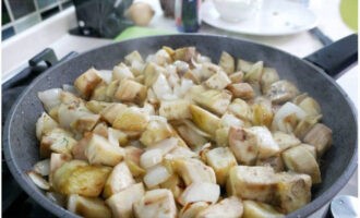 Баклажаны &laquo;как грибы&raquo; на сковороде