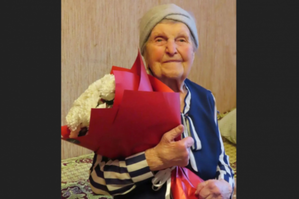 Труженица тыла из Сланцев встретила столетие