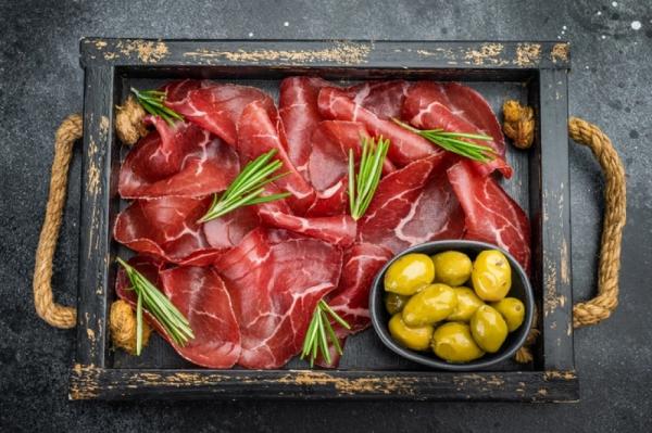 
        Бастурма и ее родственники. Как вяленое мясо стало гастрономическим трендом    