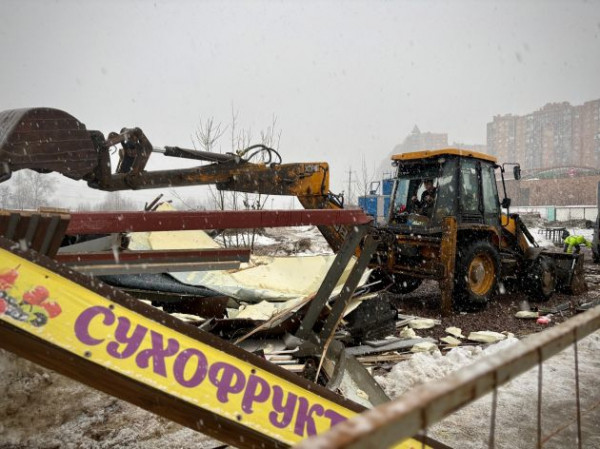 Будет как в Сочи. Кудрово идет ковшом на ларьки "летающей земли" Будет как в Сочи. Кудрово идет ковшом на ларьки "летающей земли"
