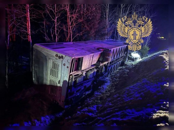 Подробности столкновения  &laquo;Шевроле&raquo; и автобуса под Сосново: два трупа в легковушке, трое в средней степени тяжести - в автобусе