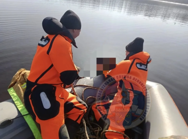 На 13-й день поисков из реки под Приозерском подняли тело рыбака На 13-й день поисков из реки под Приозерском подняли тело рыбака