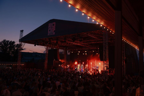 Стали известны первые участники юбилейного ROOF FEST