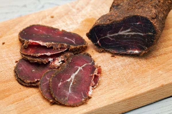 
        Бастурма и ее родственники. Как вяленое мясо стало гастрономическим трендом    