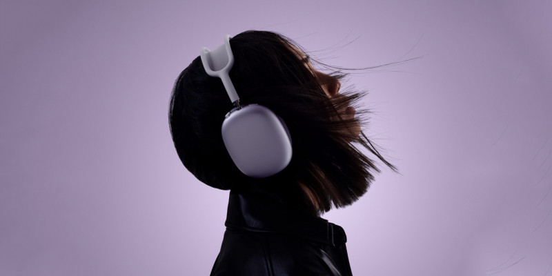 Apple представила AirPods Max 2 с новым чипом и улучшенными ANC и звуком