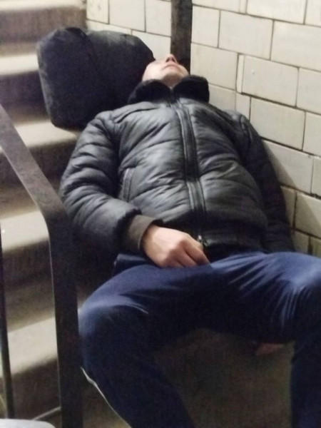 Есть реакция. В общагу с наркопритоном в Коммунаре приехала полиция