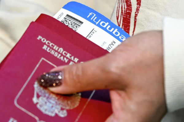 Минтранс: Около 4,5 тысяч россиян сегодня вернутся из ОАЭ и Омана Минтранс: Около 4,5 тысяч россиян сегодня вернутся из ОАЭ и Омана