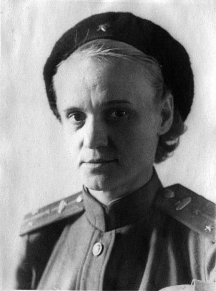 Танкист - дочь Кирова. Сравните с сыновьями нашей элиты