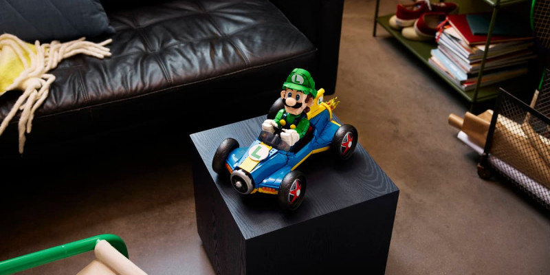 Lego представила набор с Луиджи на его машинке из Mario Kart