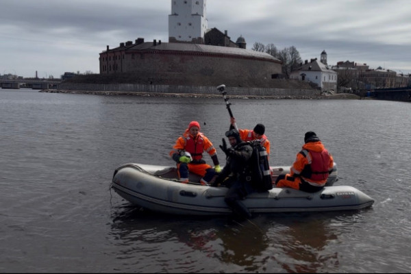 Стало известно, фрагменты каких старинных судов лежали в воде у Выборгского замка