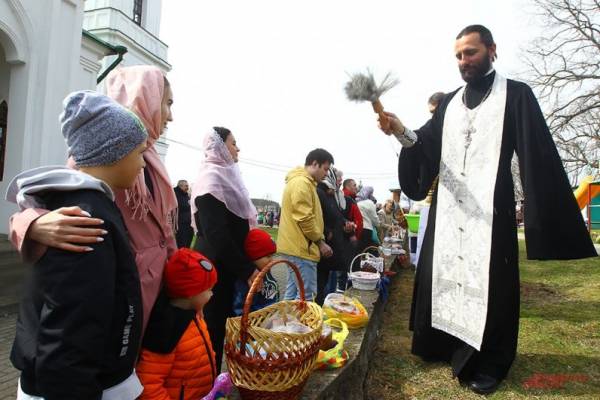
        Готовимся к Пасхе. Печем куличи в микроволновке, с мятой и чаем матча    