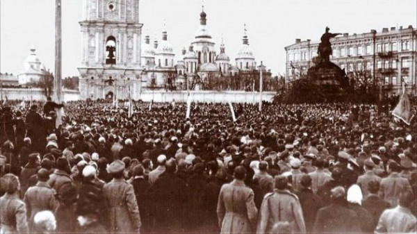 Не путать ЦРУ с УЦР. Краткий курс создания двух Украин