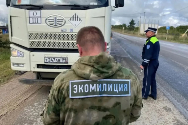 Дрозденко: Нужно штрафовать неприкрытые грузовики на дорогах к КПО «Кингисепп» Дрозденко: Нужно штрафовать неприкрытые грузовики на дорогах к КПО «Кингисепп»