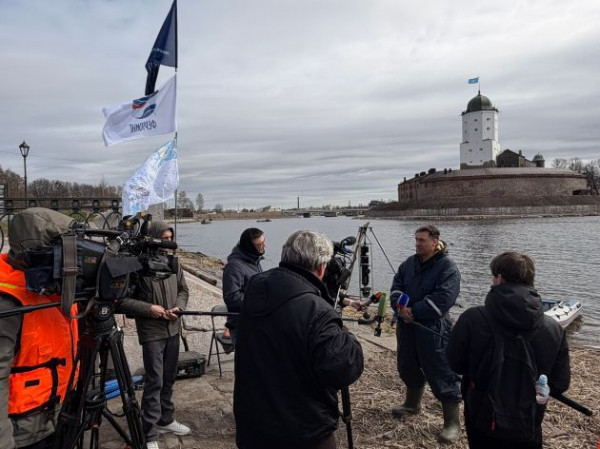 Стало известно, фрагменты каких старинных судов лежали в воде у Выборгского замка