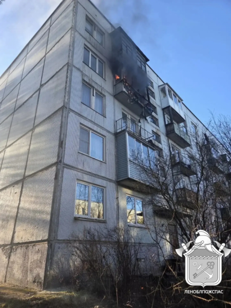 Пожар в Саперном выгнал на улицу 20 человек