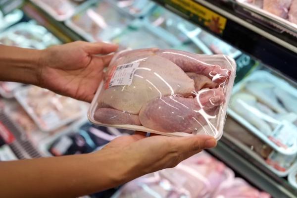 
        Курица фермерская против фабричной: в чем отличия и что лучше готовить    