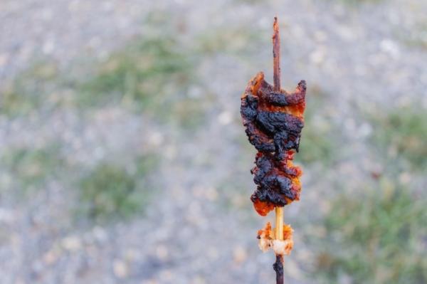 
        Вкусная, но опасная корочка. Как снизить вред жареного мяса    